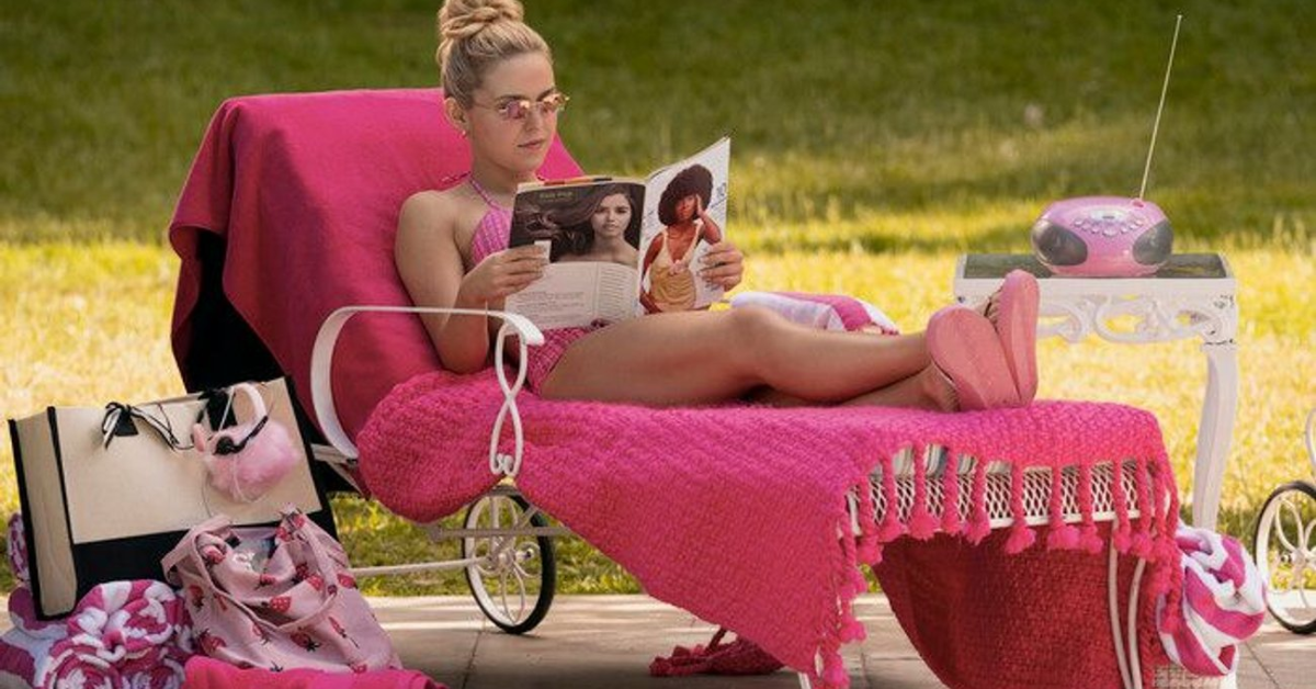 Lexi Minetree as Elle Woods in the Legally Blonde prequel 'Elle'
