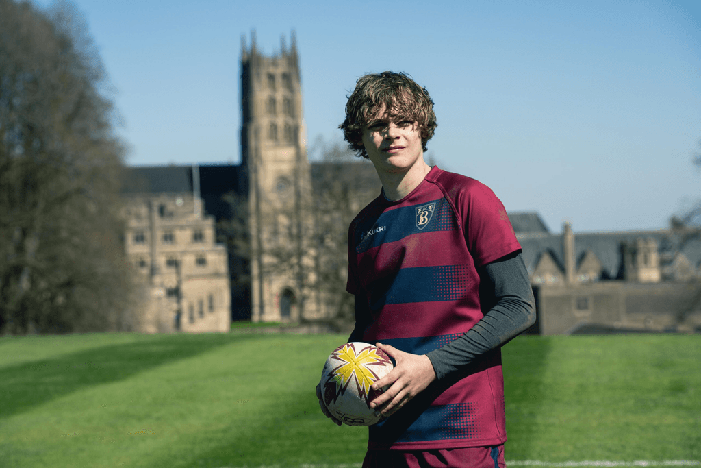Billy Barratt is 19 years old.